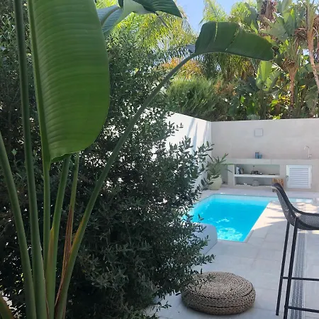 Modern House With Plunge Pool, Apoel Archangelos Area Nicosie